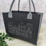Filztasche handmade bestickt - Nordic Houses