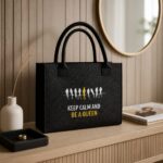 Filztasche handmade bestickt - Queen